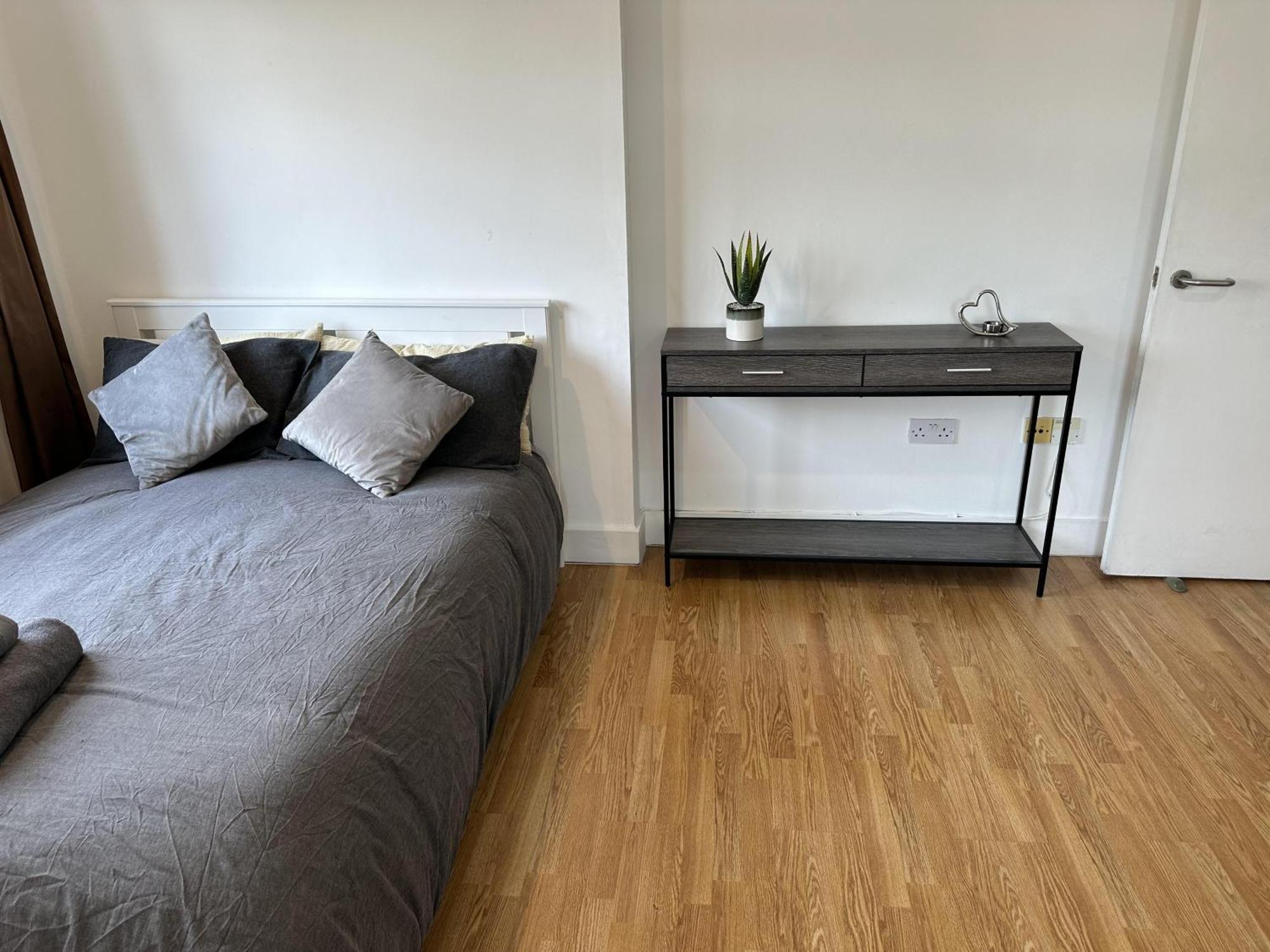 Oak Wembley Stadium Serviced By Edens Apartment *